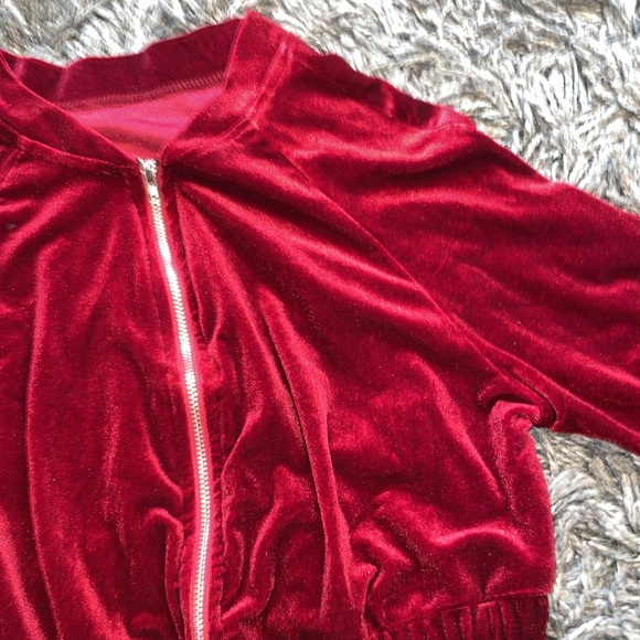 Red maroon velvet track suit shorts set size medium NeW in package - Picture 3 of 12